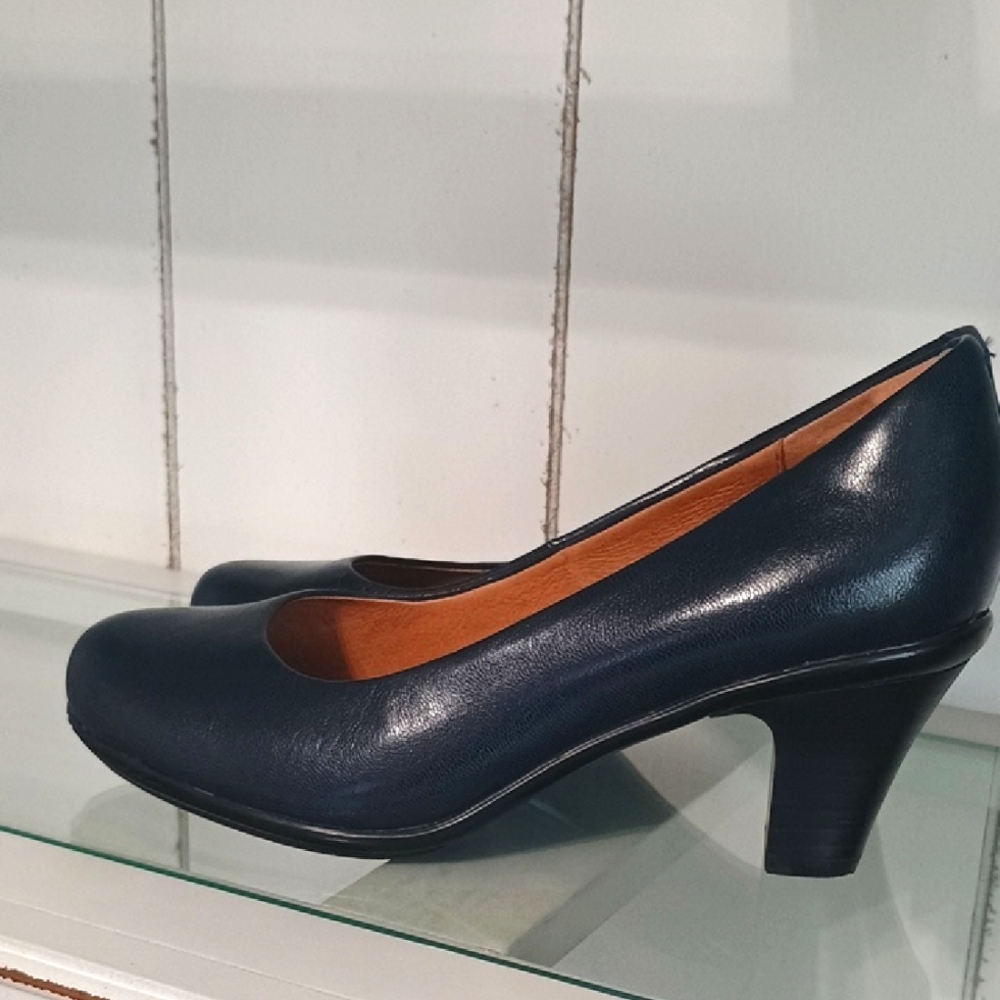Sofft Velma Pumps Navy - like new!